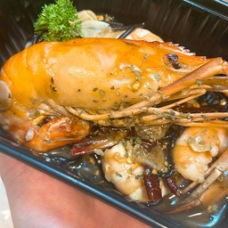 เส้นดำ ผัดพริกแห้ง กุ้ง