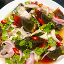 ยำไข่เยี่ยวม้า