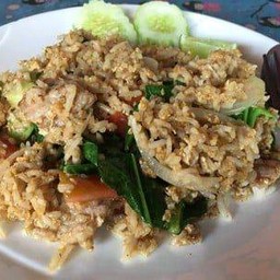 ข้าวผัดเนื้อ