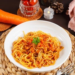 สปาเก็ตตี้หมูซอสมะเขือเทศ