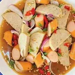 ยำไส้กรอกไก่+หมูยอ