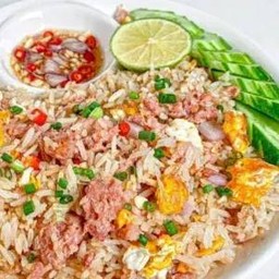 ข้าวผัดแหนม