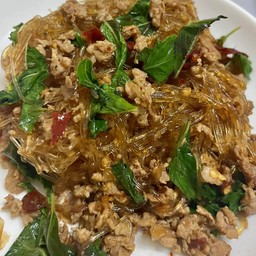 ข้าวกะเพราวุ้นเส้นพริกสด