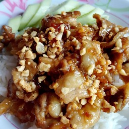 ข้าวเนื้อกระเทียม