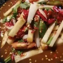 ตำปลาร้ายอดพร้าวปู