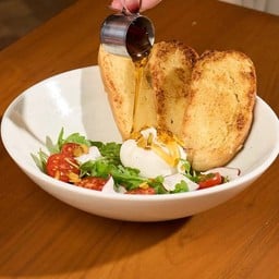Burrata Pistachio Garden Salad