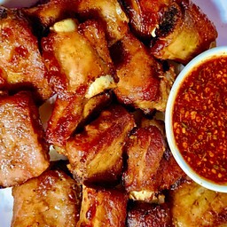 ซี่โครงหมูทอดรสเด็ด!!!!  200 กรัม ( 2ขีด )