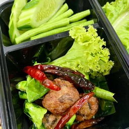 ลาบหมูทอด