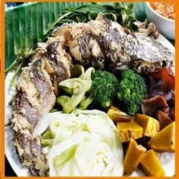 ปลาช่อนนึ่งแจ่ว