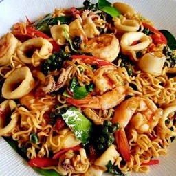 ผัดขี้เมามาม่า