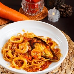 สปาเก็ตตี้ทะเลซอสมะเขือเทศ