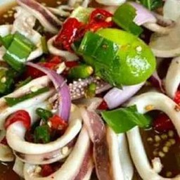 ยำปลาหมึก