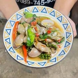ผัดฉ่าหอยลาย
