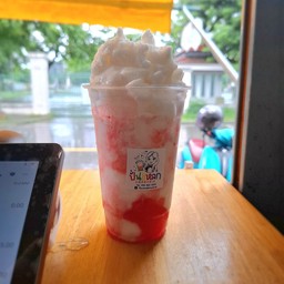 มะพร้าวนมสดสตอรว์เบอร์รี่