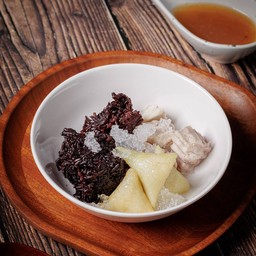 เหนียว เหนียว เผือก (ข้าวเหนียว 3 เหลี่ยม ข้าวเหนียวดำ เผือกหอมชิ้น)