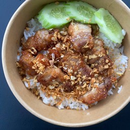 ข้าวสามชั้นกระเทียม อะแกรรร