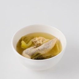 ซุบผักกาดดองปีกไก่ต้มบ๊วย