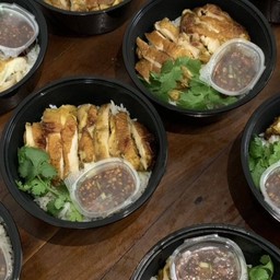 ข้าวหน้าไก่อบน้ำผึ้ง