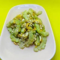 มะระผัดไข่