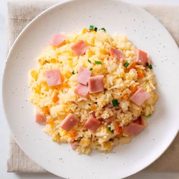 ข้าวผัดแฮมเบคอน