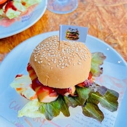 เบอร์เกอร์ไส้กรอกดับเบิ้ล