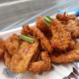 ปอเปี๊ยะทอด นักเก็ตไก่ (ร้านบ้านน้องนิชา)