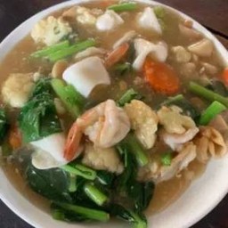 ราดหน้าทะเล