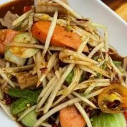 ตำปลาร้าใส้กรอกไก่