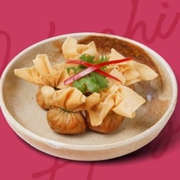 เกี้ยวกุ้งไข่เยี่ยวม้าทอด.