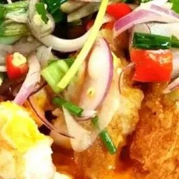 ยำไข่ดาว