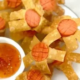 เกี๊ยว 🌼ไส้กรอกแดง 7 ชิ้น