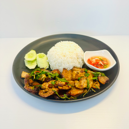 ผัดกระเพราสามสหาย