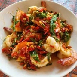 กระเพากุ้ง