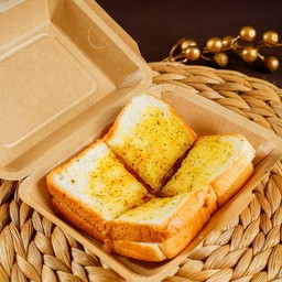 ขนมปังกระเทียม (2 แผ่น)