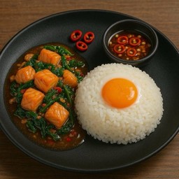 Stir-Fried Basil Salmon With Star Egg ข้าวผัดกะเพราแซลมอนไข่ดาว 