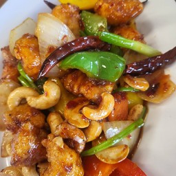 ไก่ผัดเม็ดมะม่วง