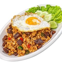 ข้าวผัดเนื้อเค็มพริกขี้หนูสวน ไข่ดาว