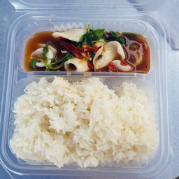 กะเพราปลาหมึก