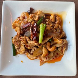 ไก่ผัดเม็ดมะม่วง