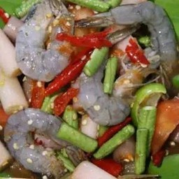 ตำสายบัวกุ้งสด