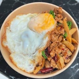 กะเพราพริกแห้ง ครัวคุณแม่ (ขอคะแนนรีวิวให้กำลังใจทางร้านด้วยนะคะ)