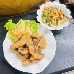 ปลาคังทอดยำ
