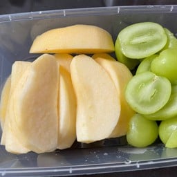 แอปเปิ้ลเอ็นวี่ + องุ่นไซมัสคัส เปลือกบาง หวาน อร่อย