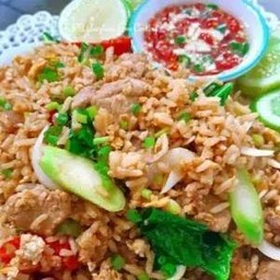 ข้าวผัดหมูสับรถไฟ