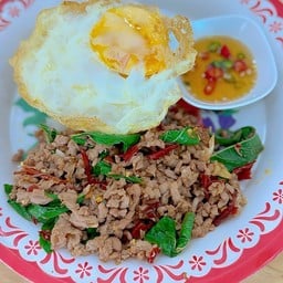 ข้าวกระเพราเนื้อ