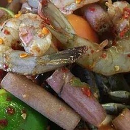 ยำสายบัว+กุ้งสด