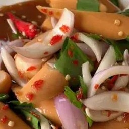 ยำไส้กรอกไก่