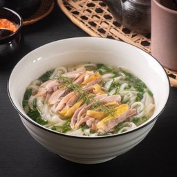 06 เฝอไก่ (Pho Hanoi Chicken)