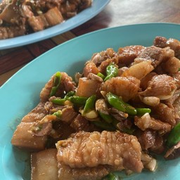 สามชั้นผัดกะปิ