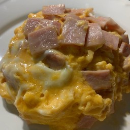 ข้าวไข่ข้นแฮม